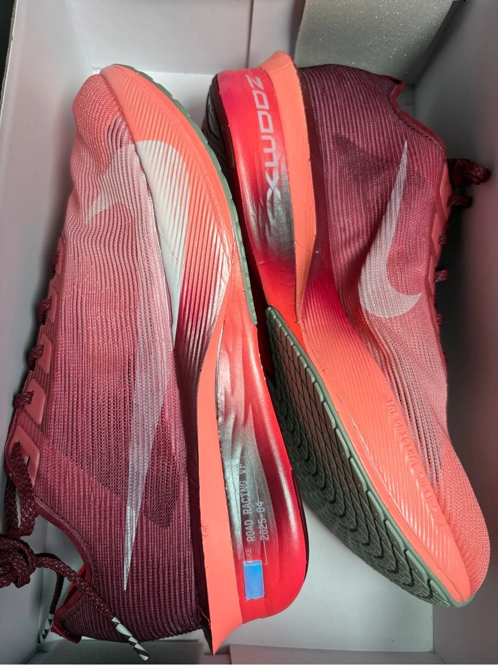 Nike Vaporfly 4 SE Women's Road Racing Shoes (Team Red/A) size 8.5